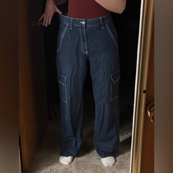 HOLLISTER Ultra High-Rise Lightweight Dark Wash Cargo Baggy Jeans - Picture 2 of 9